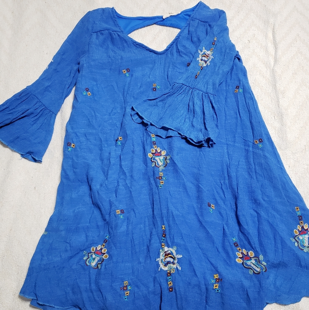Bell sleeve dress